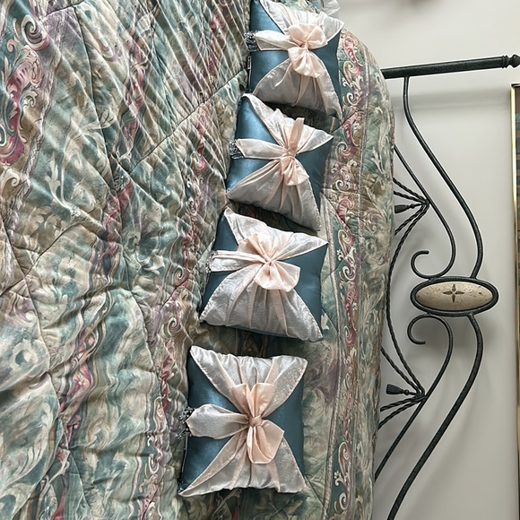 Pier 1 Accents Pier Imports 4 Accent Pillows Lite Blue Wpink Lace